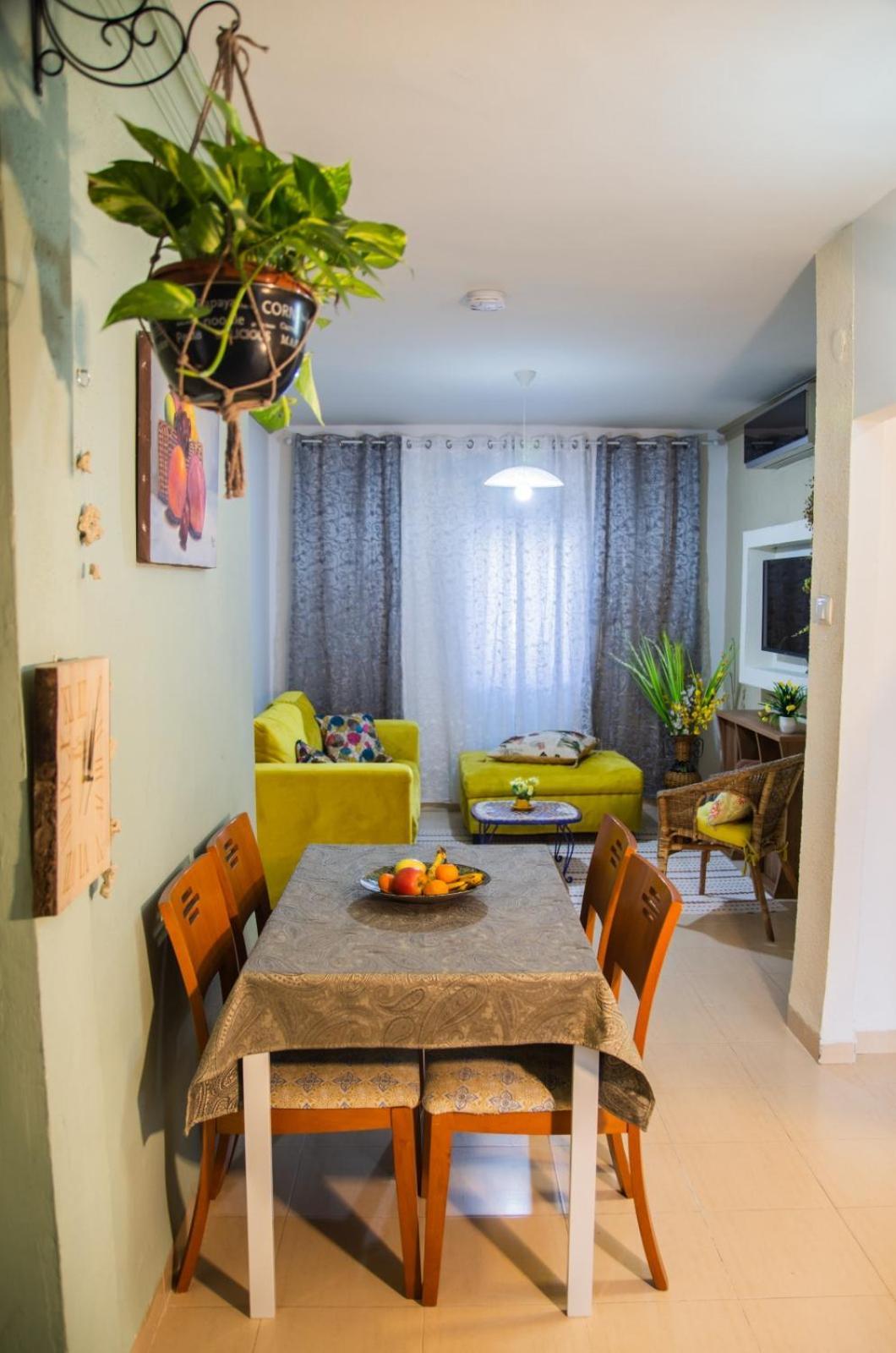 אצלנו - בגליל העליון Apartment Qiryat Shemona Exterior photo