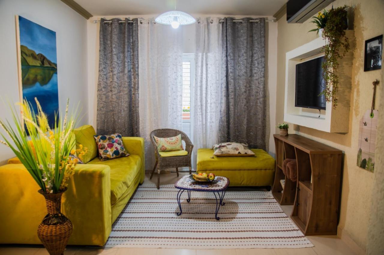 אצלנו - בגליל העליון Apartment Qiryat Shemona Exterior photo